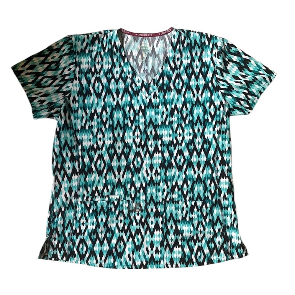Divine‎ Stretch Women's V-Neck Scrub Top Green Black Diamond Print